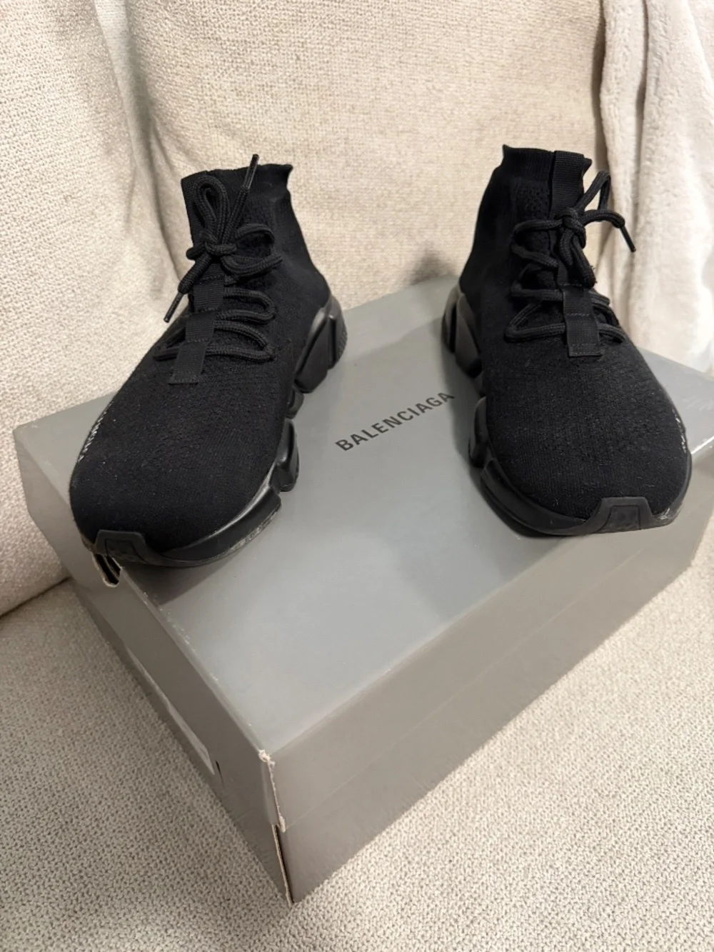 Authentic Balenciaga speed lace up